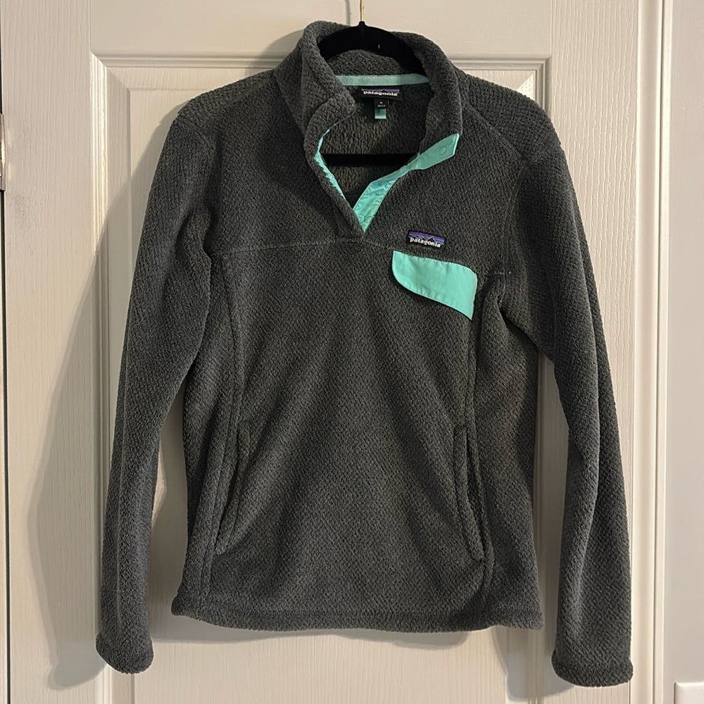 Women’s Patagonia Pullover- Size Medium
